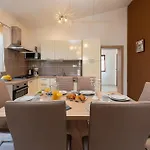 Luxurious In Zemunik Gornji Vakantiehuis Vlasnovic