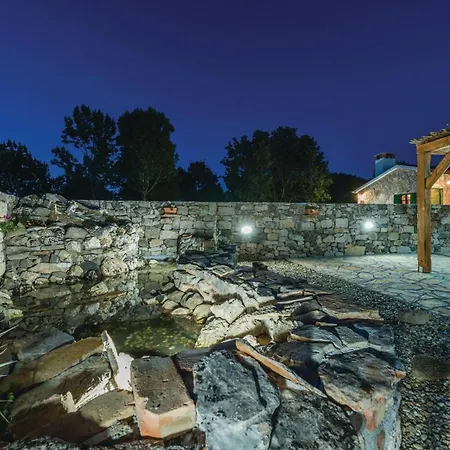 Luxurious In Zemunik Gornji Nyaraló *