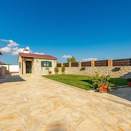 Luxurious In Zemunik Gornji Nyaraló *
