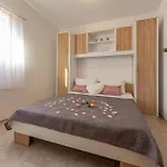 Luxurious In Zemunik Gornji