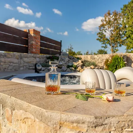 Nyaraló Beautiful In Zemunik Gornji