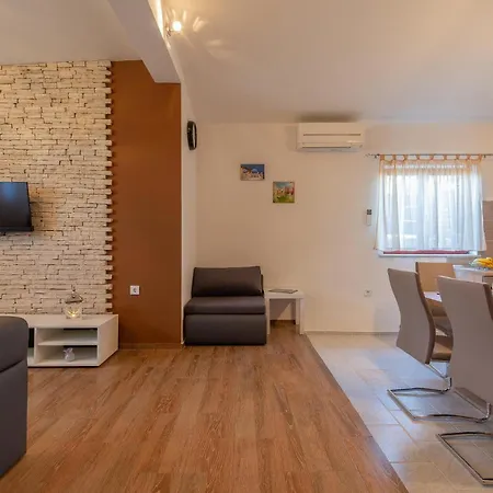 Awesome In Zemunik Gornji With Kitchen Vlasnovic