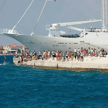 Nyaraló Beautiful In Zemunik Gornji